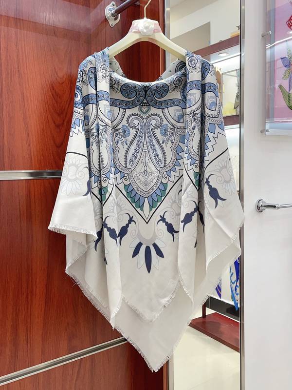 Loro Piana Scarf LPC00063 Loro Piana Scarf LPC00063